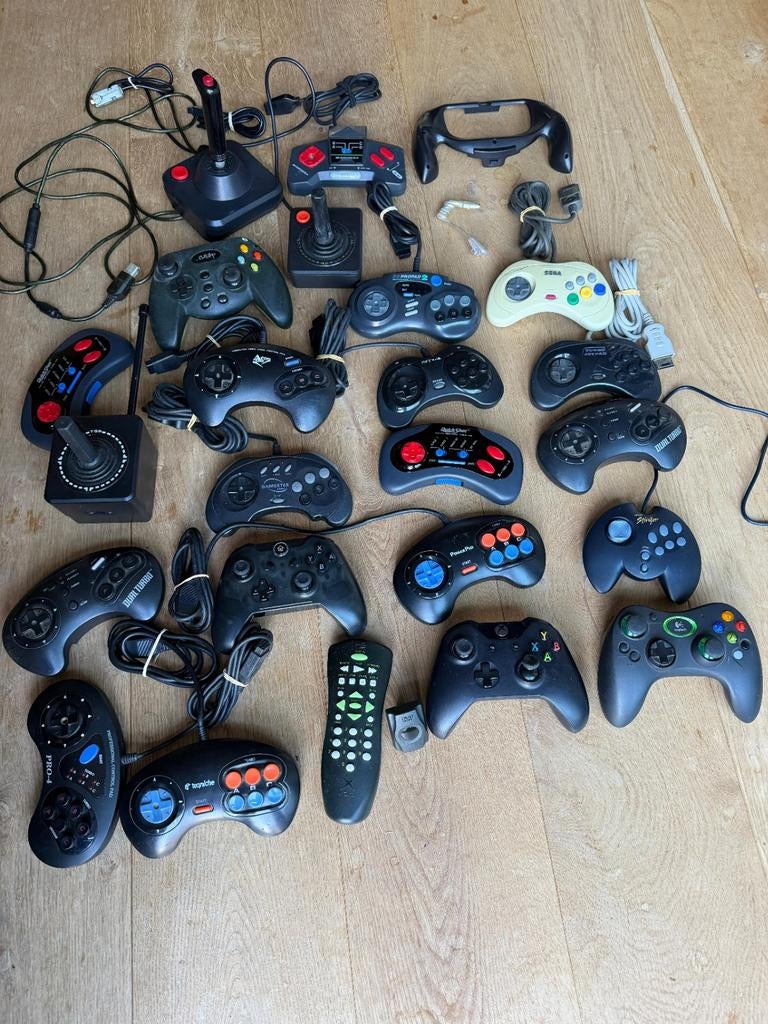 Set Controllers | Retro | Sega, Xbox, GameGear Etc, Spelcomputers en Games, Ophalen of Verzenden, Met 2 controllers, Mega Drive