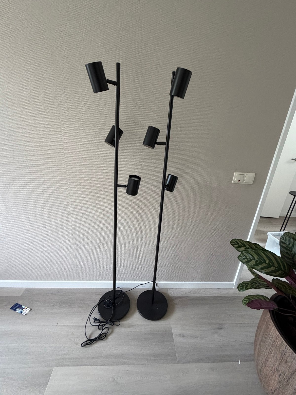 IKEA Nymane vloerlamp met 3 verstelbare spots, Ophalen, GU10, Zo goed als nieuw, Metaal