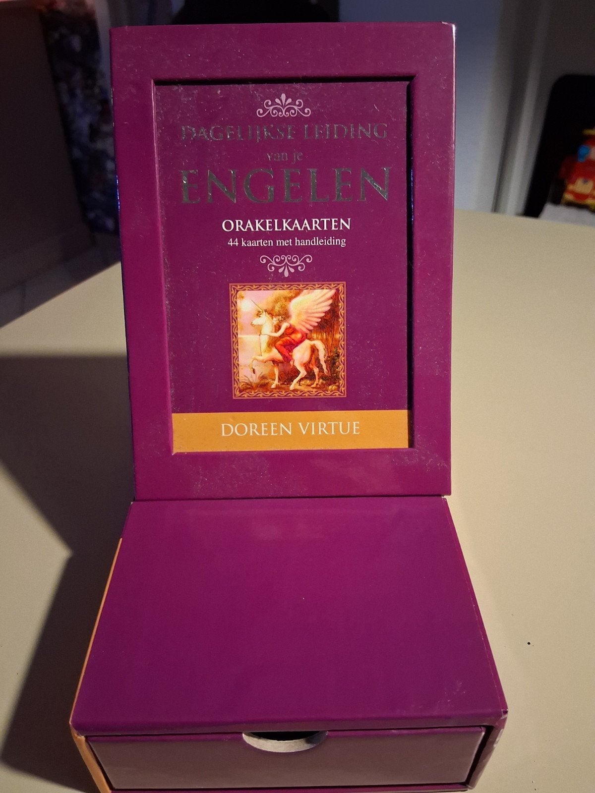 Doreen Virtue - Dagelijkse begeleiding van je engelen, Tarot of Kaarten leggen, Overige typen, Ophalen of Verzenden, Zo goed als nieuw