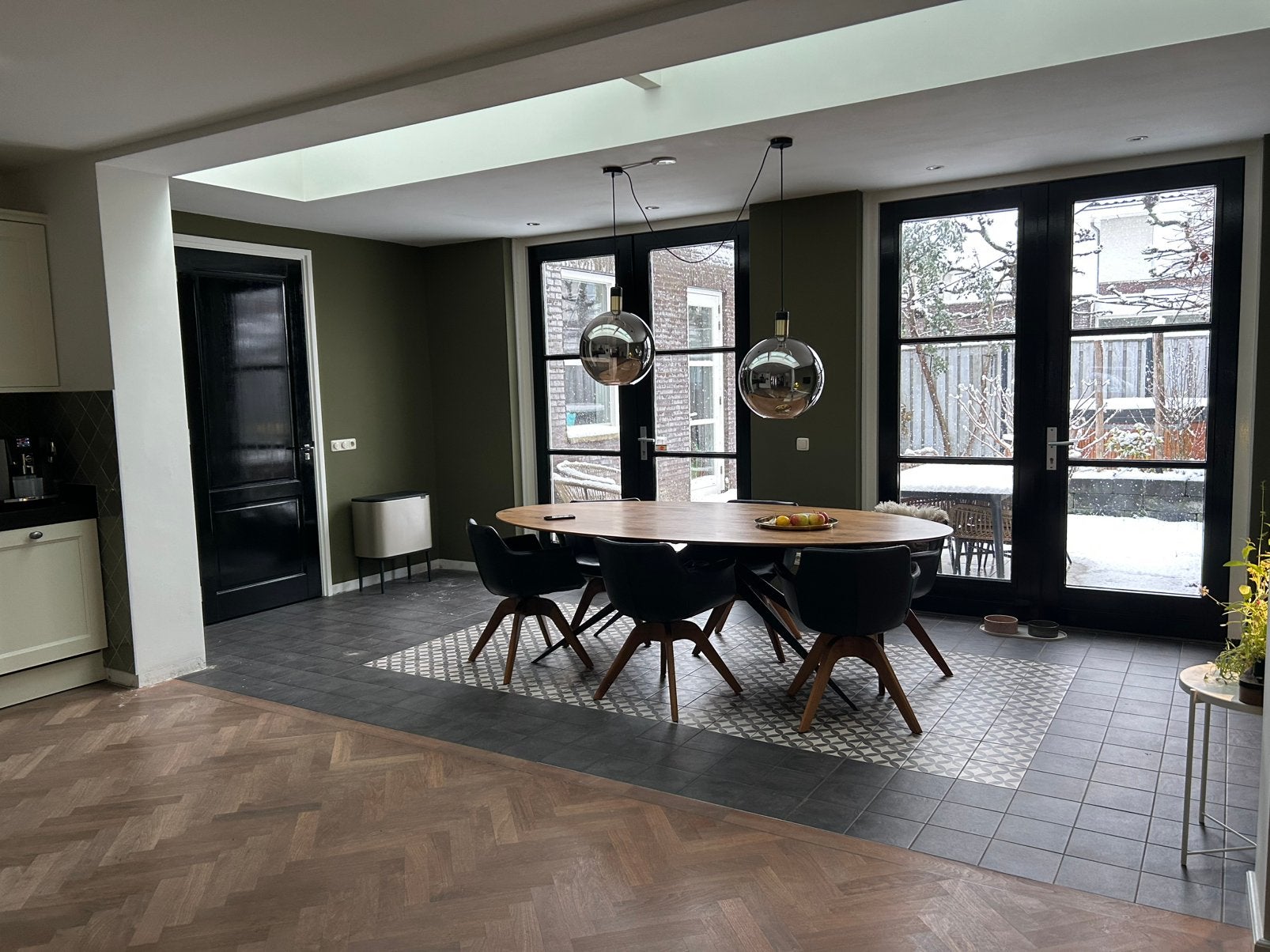 2 grote hanglampen rookglas nieuwstaat, Huis en Inrichting, Ophalen of Verzenden, Zo goed als nieuw