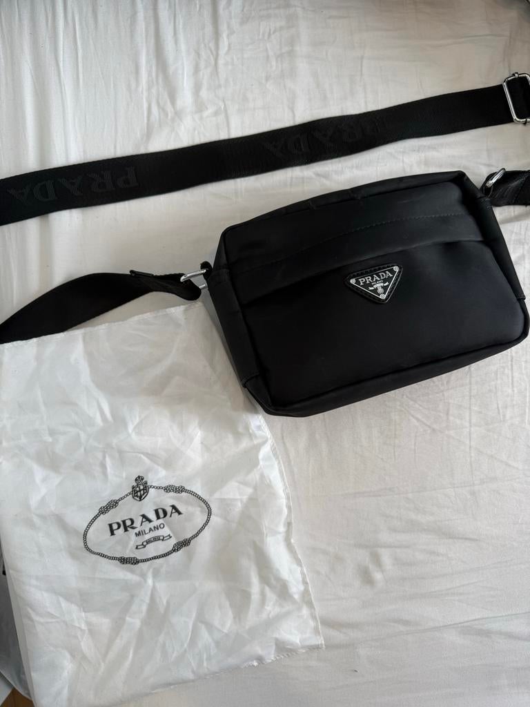 Prada Schoudertas, Sieraden, Tassen en Uiterlijk, Tassen | Schoudertassen, Ophalen of Verzenden, Zo goed als nieuw, Zwart, Overige merken