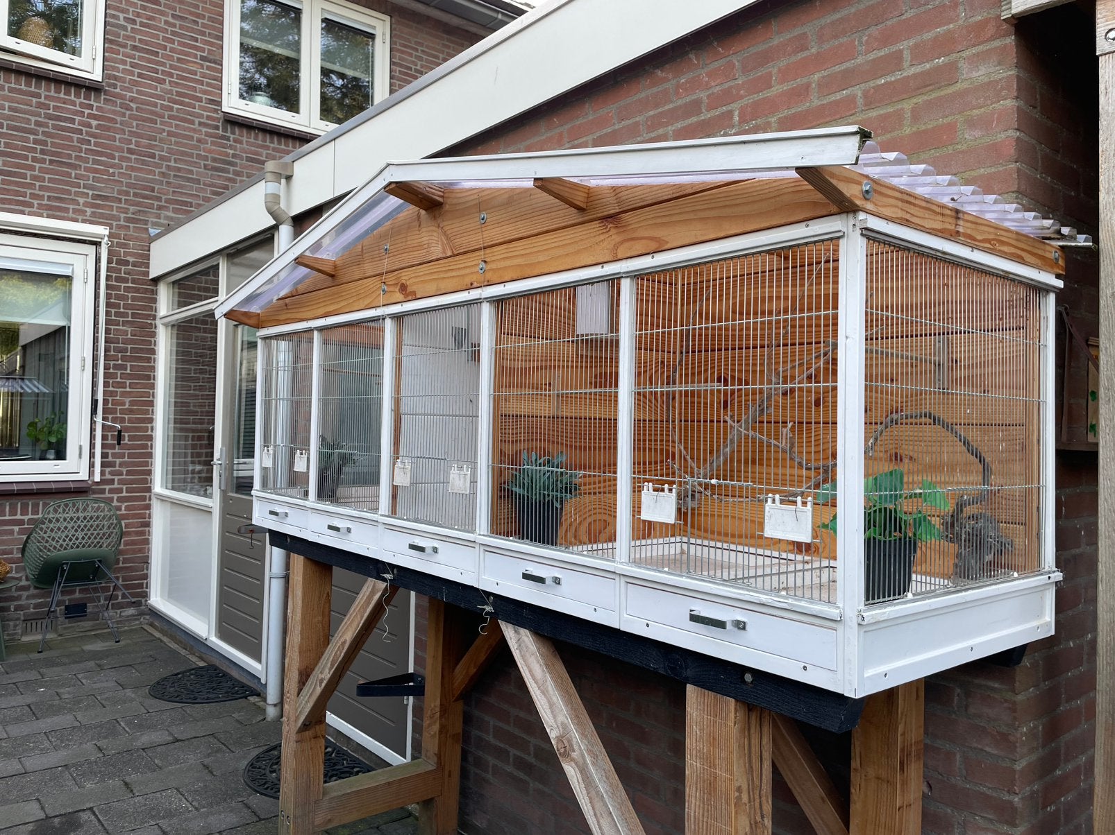 Te koop buitenvoliere, Dieren en Toebehoren, Ophalen, Gebruikt, Hout, Volière