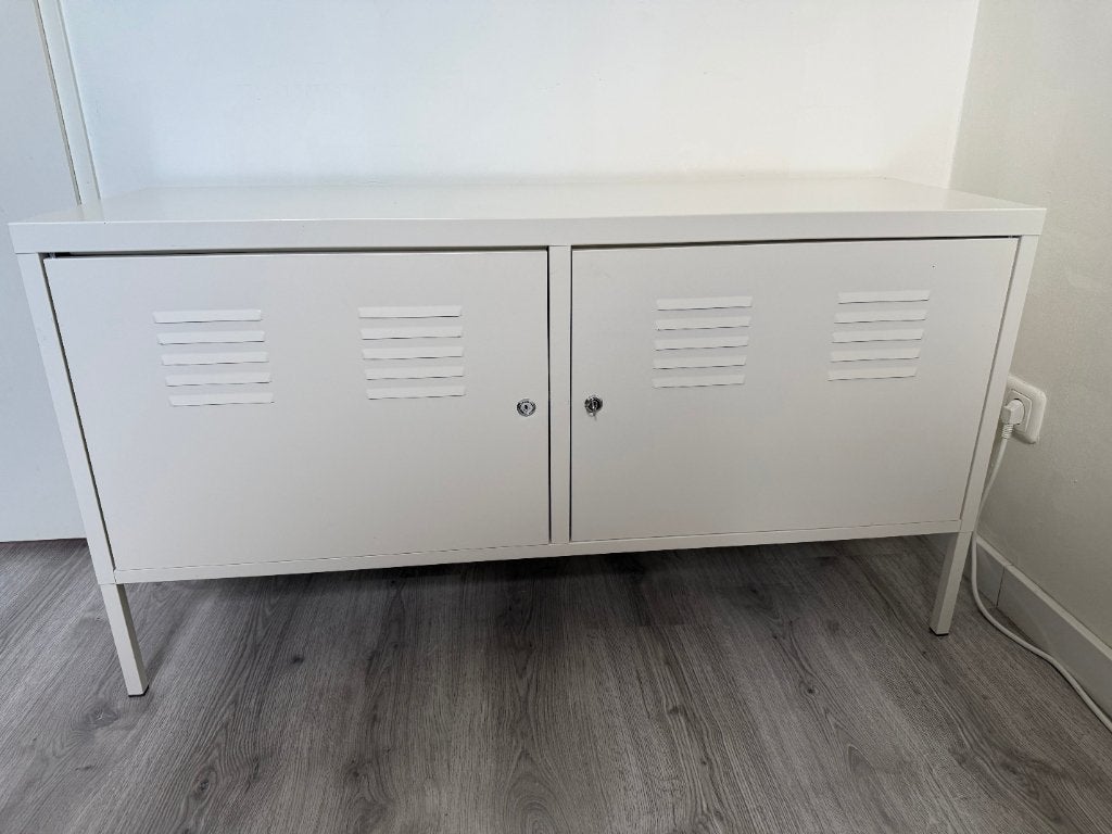 Te koop Ikea PS kast met slot!, Ophalen, Gebruikt, Met deur(en), Overige materialen