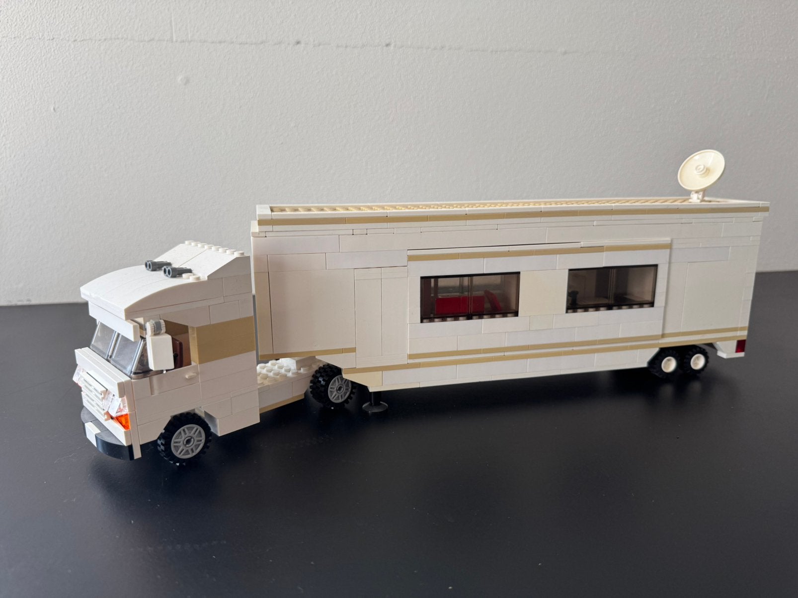 Unieke lego kermis attractie woonwagen set inc vrachtwagen!, Ophalen, Zo goed als nieuw