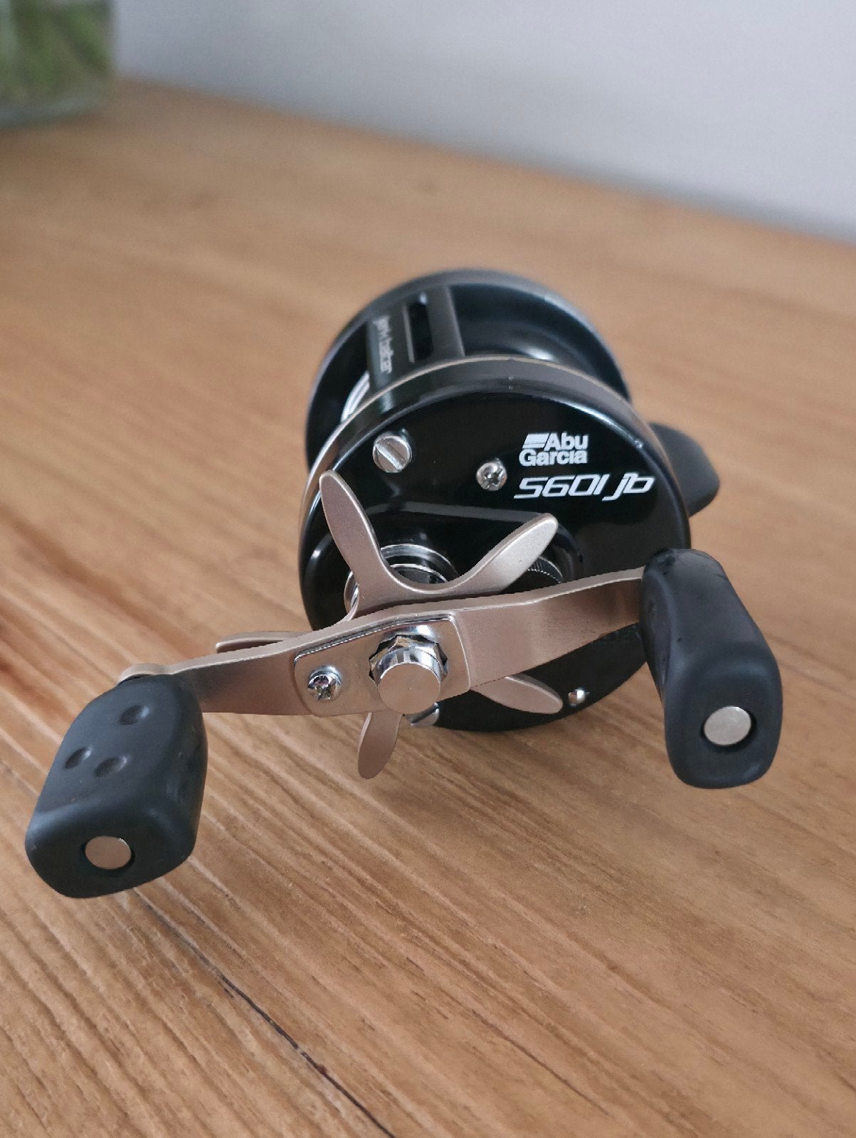Abu Garcia Ambassadeur 5601JB Baitcaster Reel, Ophalen of Verzenden, Zo goed als nieuw, Molen