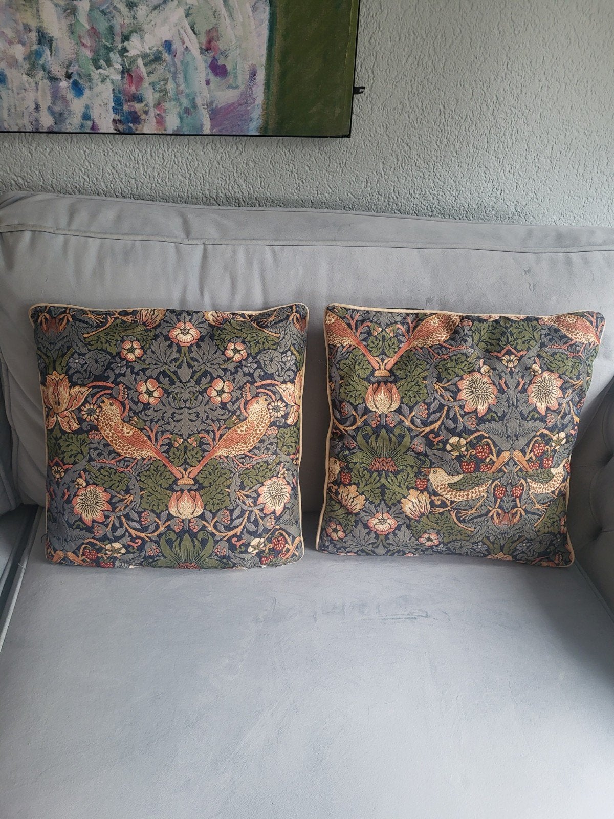 2 gobelin kussens William Morris strawberry thieve, Ophalen of Verzenden, Zo goed als nieuw, Blauw, Vierkant