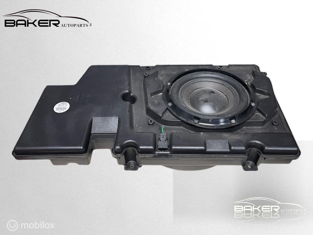 Subwoofer  Audi A8 D3 5.2 S8 ('02-'10) Bang and Olufsen B+O, Audi, Gebruikt, Audi, Ophalen of Verzenden