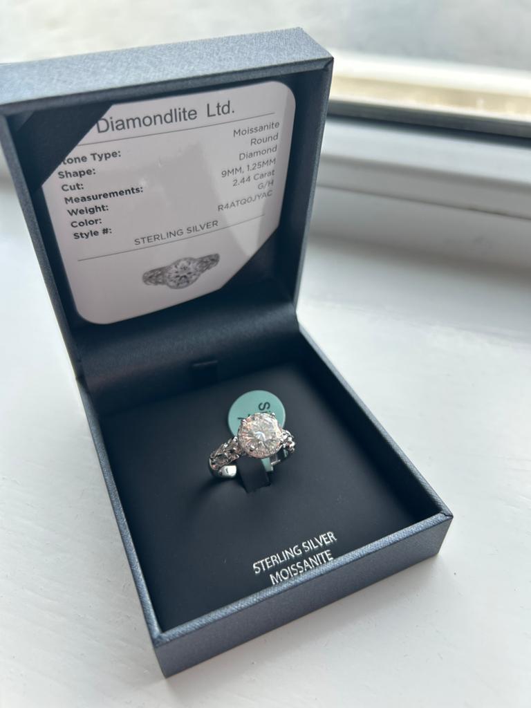 Diamondlite Ltd. Zilveren Ring met Moissanite Diamant, Sieraden, Tassen en Uiterlijk, Nieuw, Ophalen of Verzenden, 17 tot 18, Met edelsteen