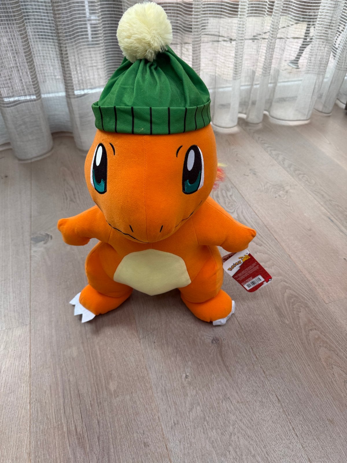 Charmander Pokémon Knuffel met Muts - Zo goed als nieuw, Oranje, Overige typen, Ophalen of Verzenden, Middelgroot (20 tot 80 cm)