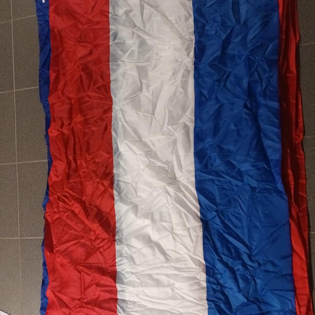Nederlandse vlag, vlaggen 100cm x 150 cm grote partij, Ophalen, Gebruikt
