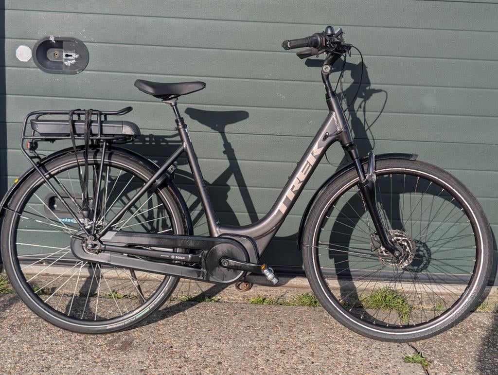 Trek District +4 Bosch Active Line plus elektrische fiets, Fietsen en Brommers, Fietsen | Dames | Damesfietsen, Trek, Zo goed als nieuw