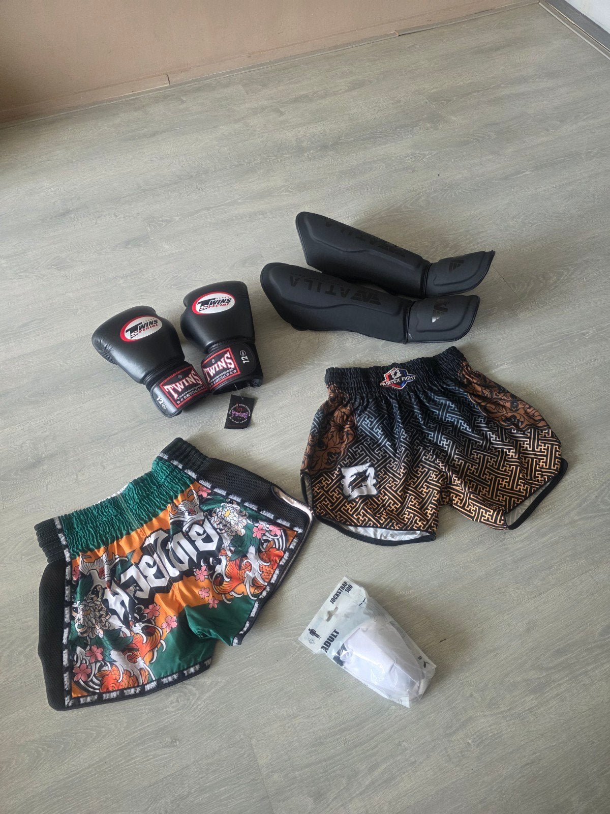 Vechtsportuitrusting: beschermers, shorts, handschoenen, Overige, Vechtsportbescherming, Nieuw, Maat L