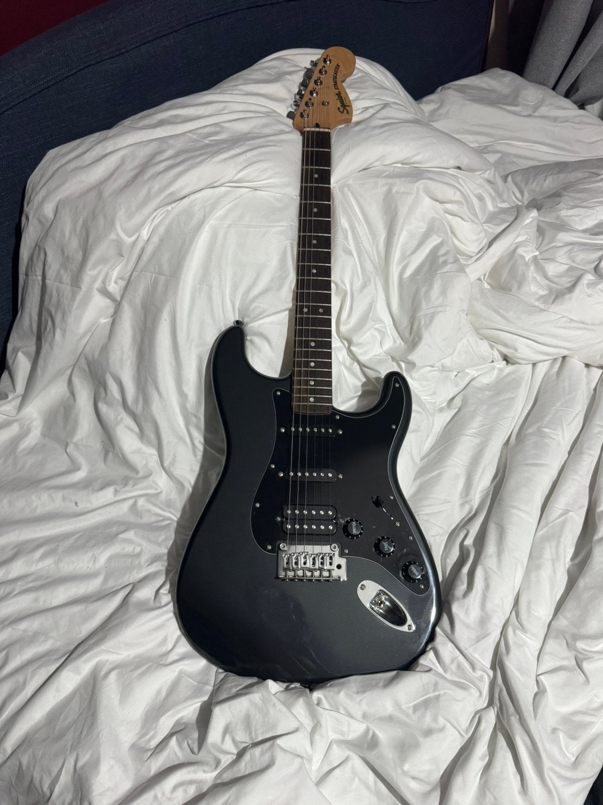 Squier affinity strat (Like-new), Muziek en Instrumenten, Ophalen, Zo goed als nieuw, Elektrische gitaar