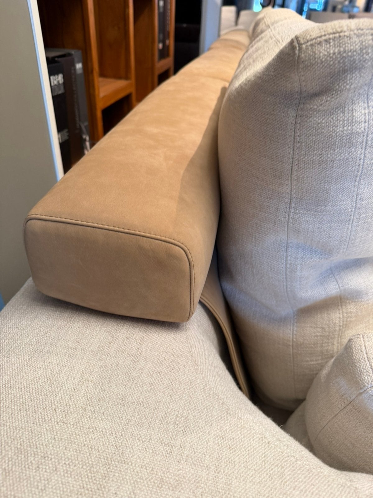 Foto 9 van Minotti Blazer 108x356cm incl 4 extra lederen hoofdsteunen
