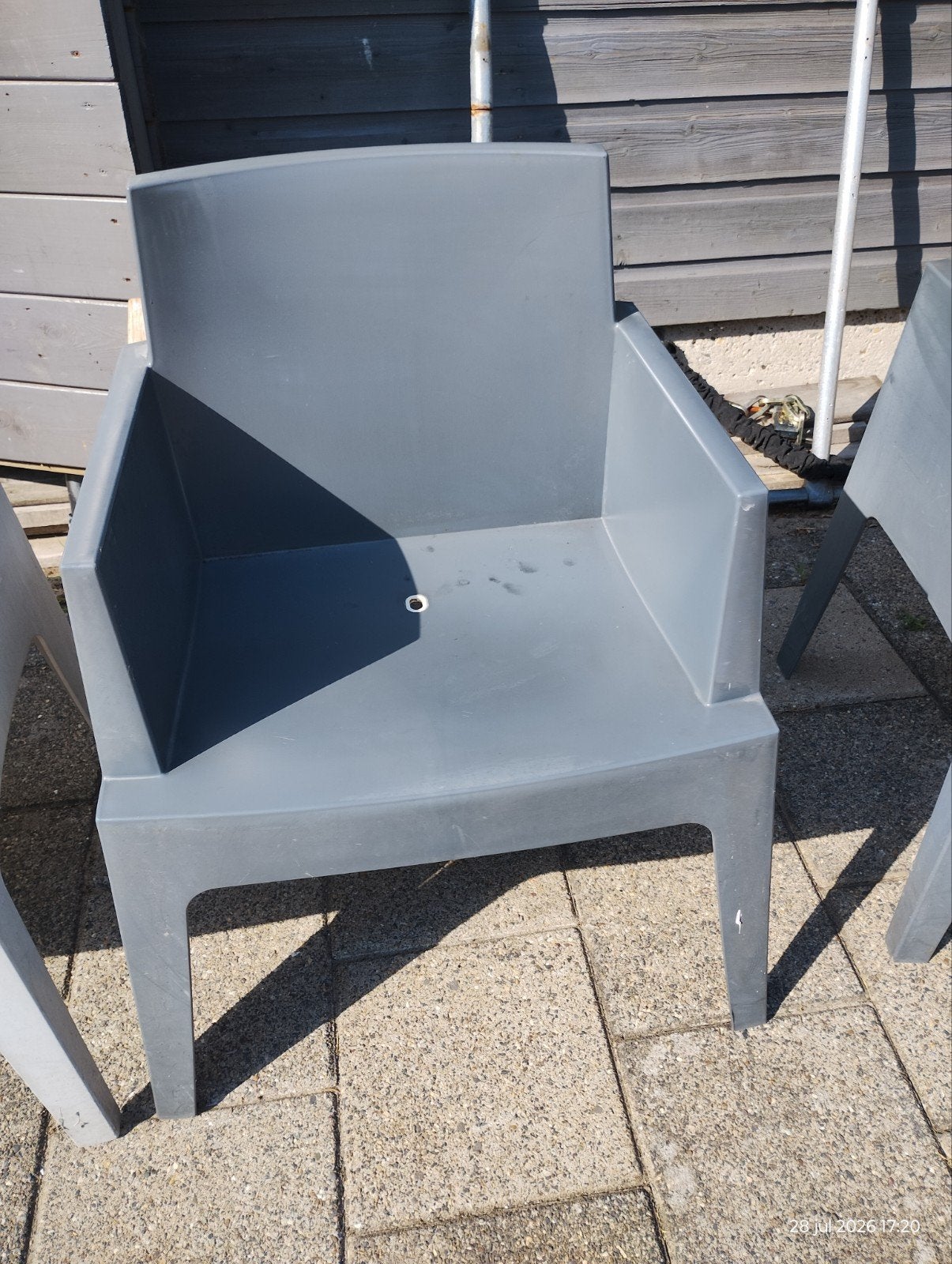 Kunststof tuinstoelen (grijs en wit), Tuin en Terras, Tuinstoelen, Ophalen, Gebruikt, Plastic, Stapelbaar