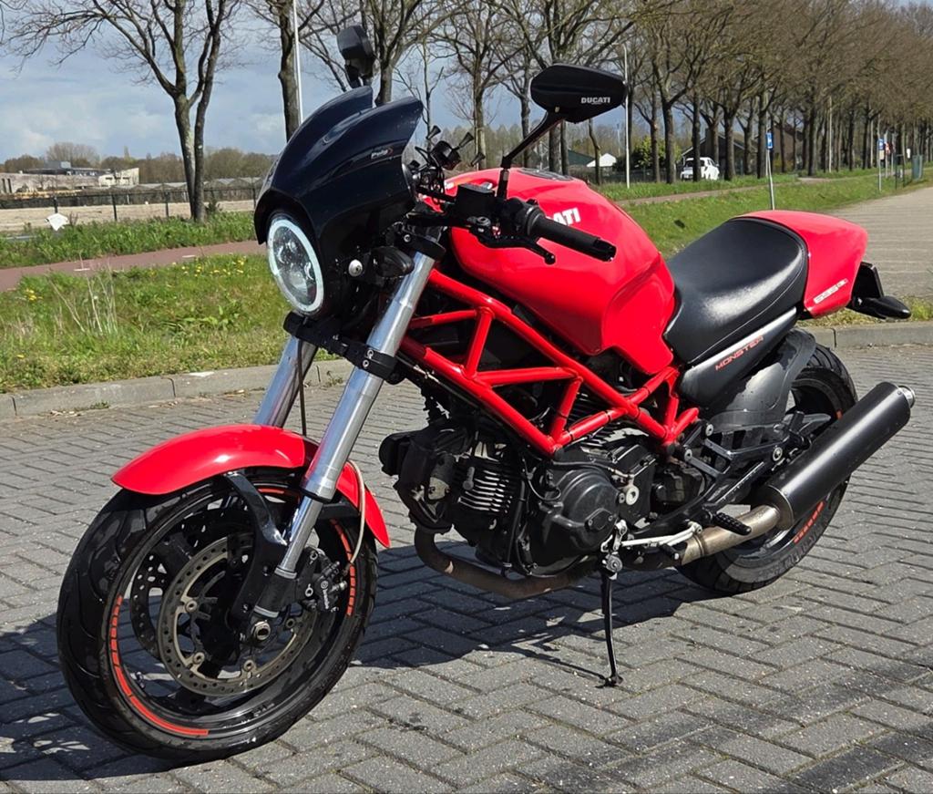 Ducati Monster 695 Eyecatcher - REMUS uitlaat - LED koplamp, Motoren, Motoren | Ducati, 2 cilinders, Particulier