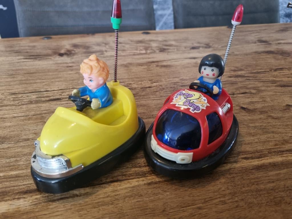 Vintage botsauto's met poppetjes - set van 2, Ophalen of Verzenden, Gebruikt