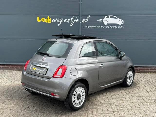 Fiat 500 1.2 Lounge Automaat *schuifdak *carplay *dealerond., Gebruikt, 4 cilinders, 4 stoelen, Leder en Stof
