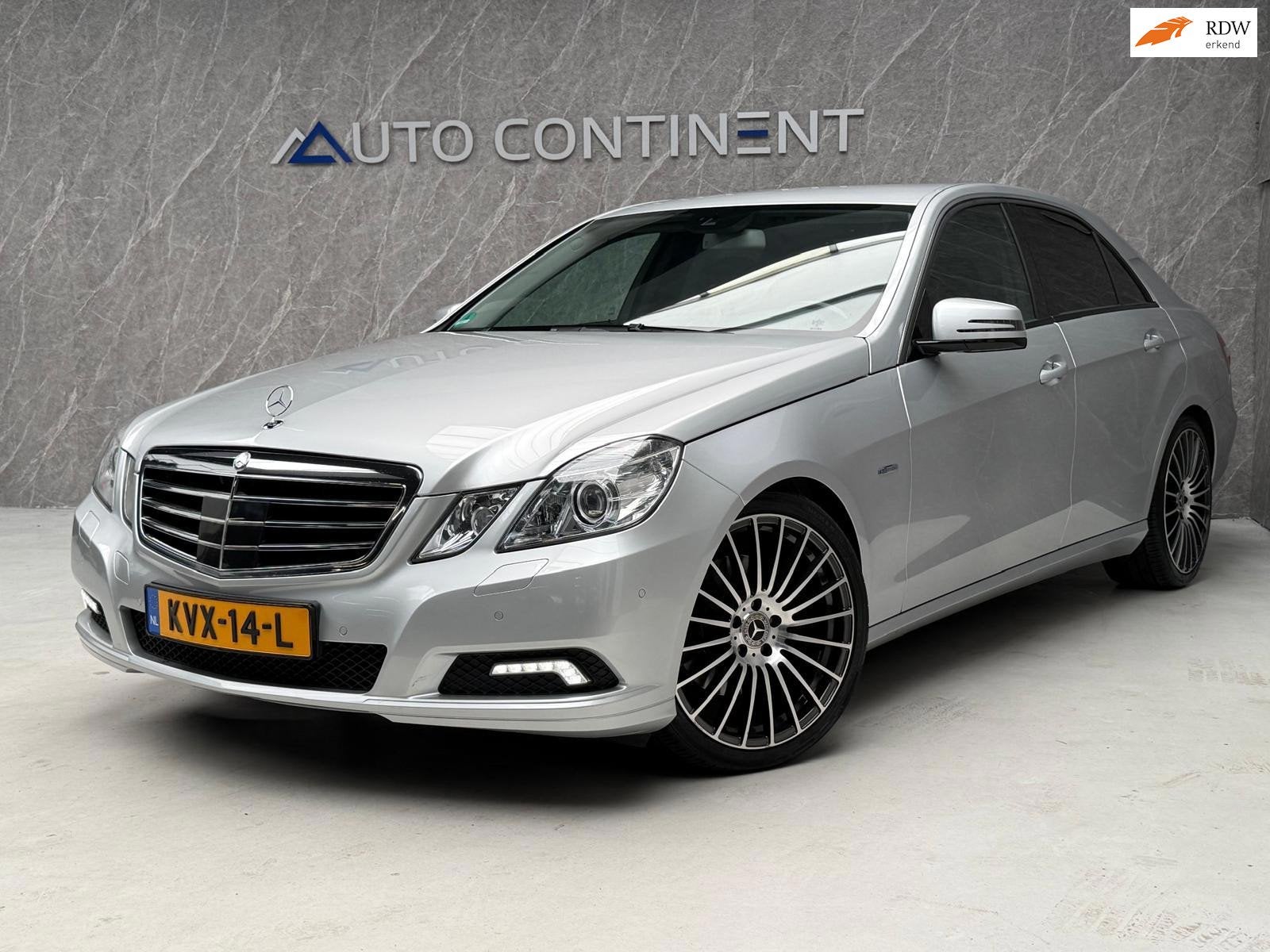 Mercedes-Benz E-klasse 350 CGI 293 PK / Dealer Onderhouden, Auto's, Automaat, Euro 5, Gebruikt, Zwart