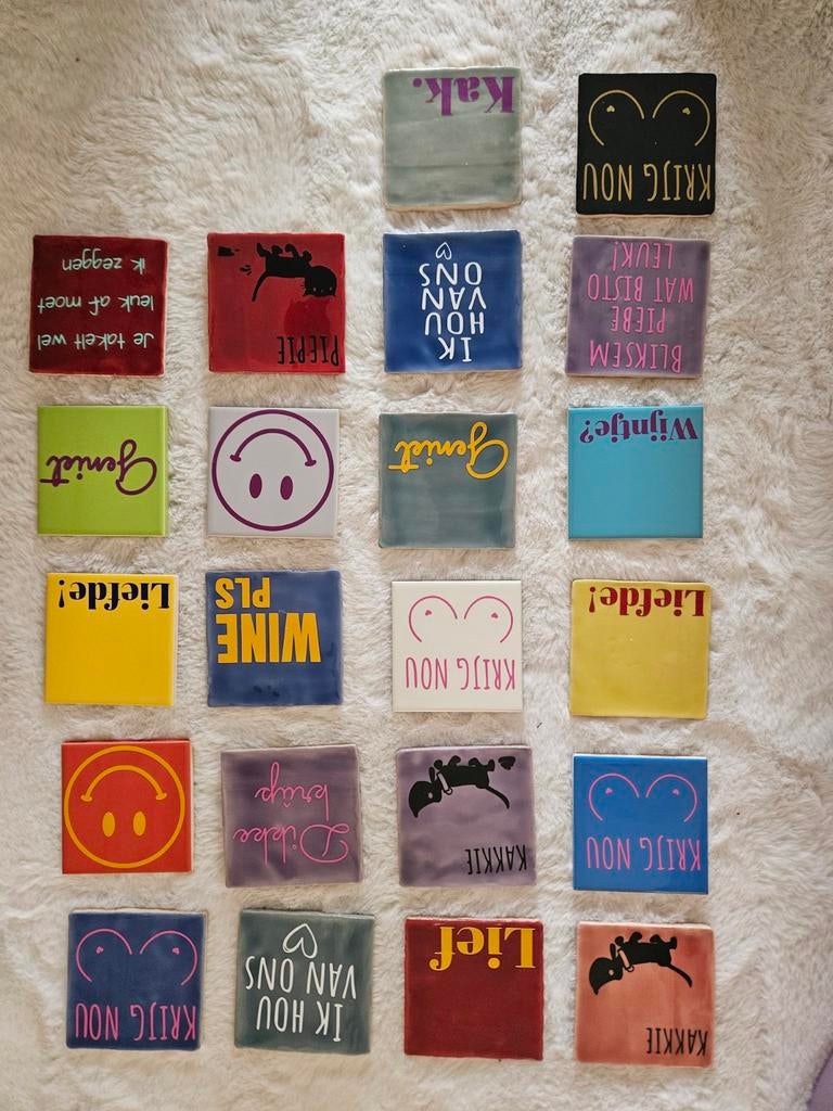 Tegeltjes met leuke teksten en afbeeldingen - 10x10cm, Antiek en Kunst, Antiek | Wandborden en Tegels, Ophalen of Verzenden