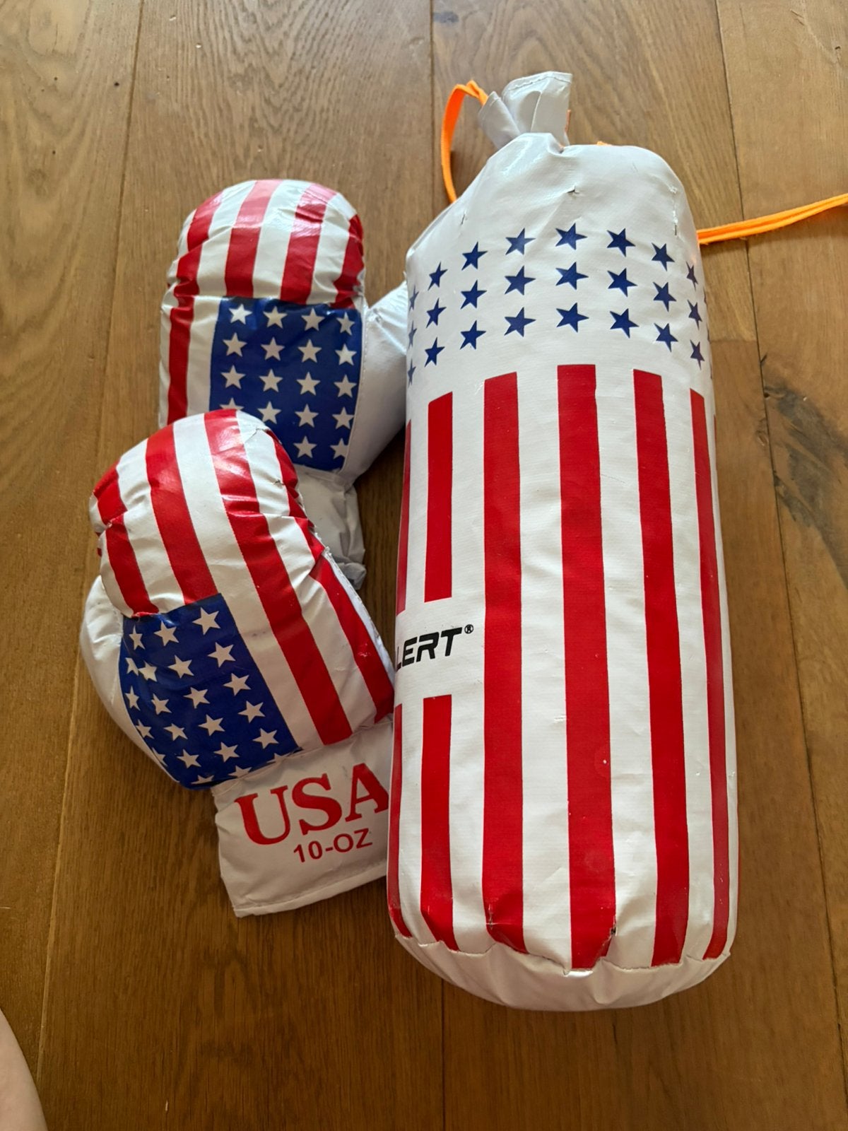 Boxing set voor kinderen, Ophalen, Zo goed als nieuw, Bokszak