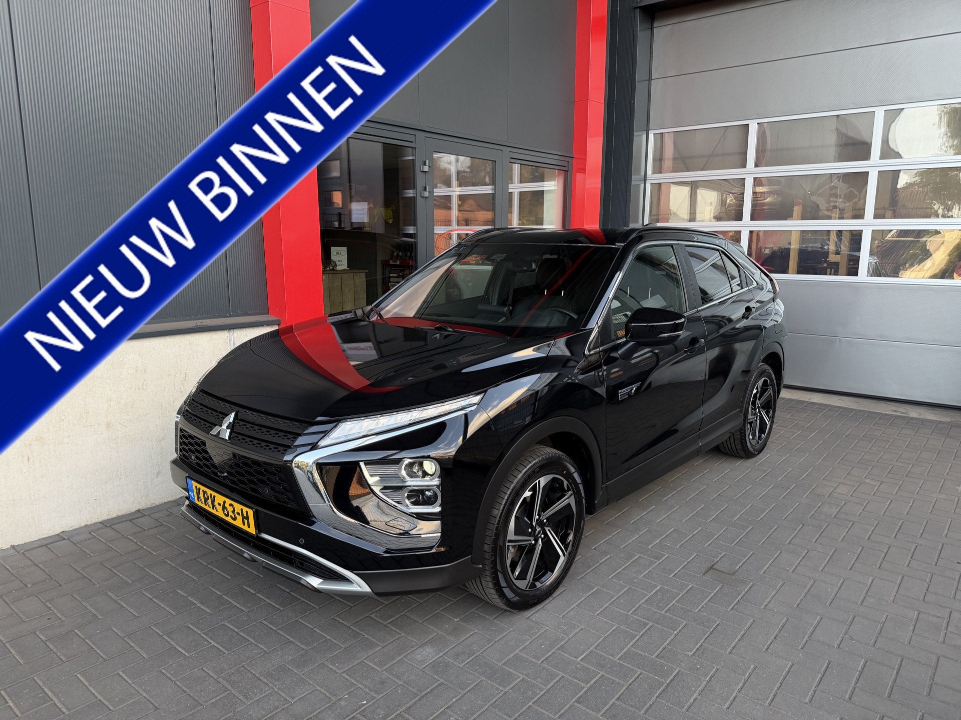 Mitsubishi Eclipse Cross 2.4 PHEV Instyle 8 Jaar fabrieksgar, Auto's, Automaat, Zwart, Bedrijf, Vierwielaandrijving