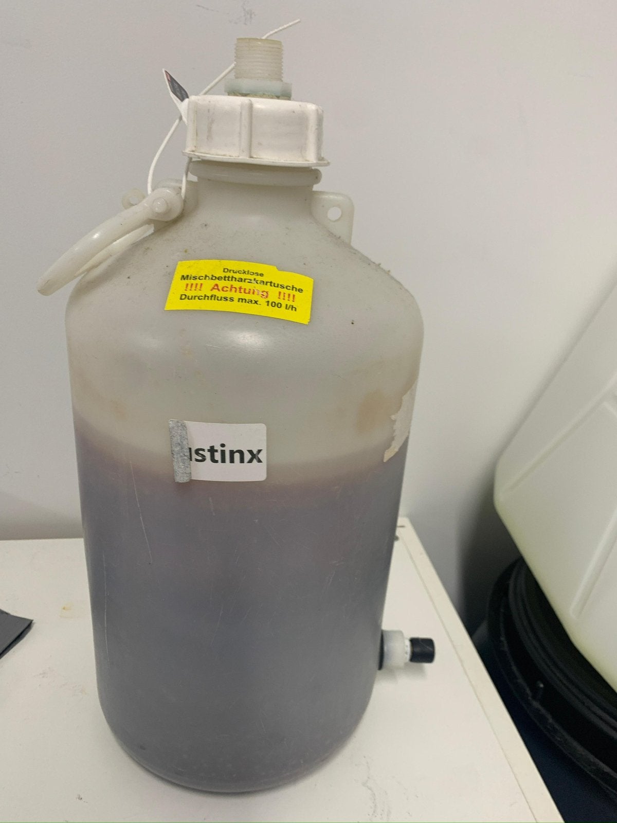 Ionenwisselaar 10 ltr vaatje, Ophalen, Inclusief slangen, Gebruikt, Filter