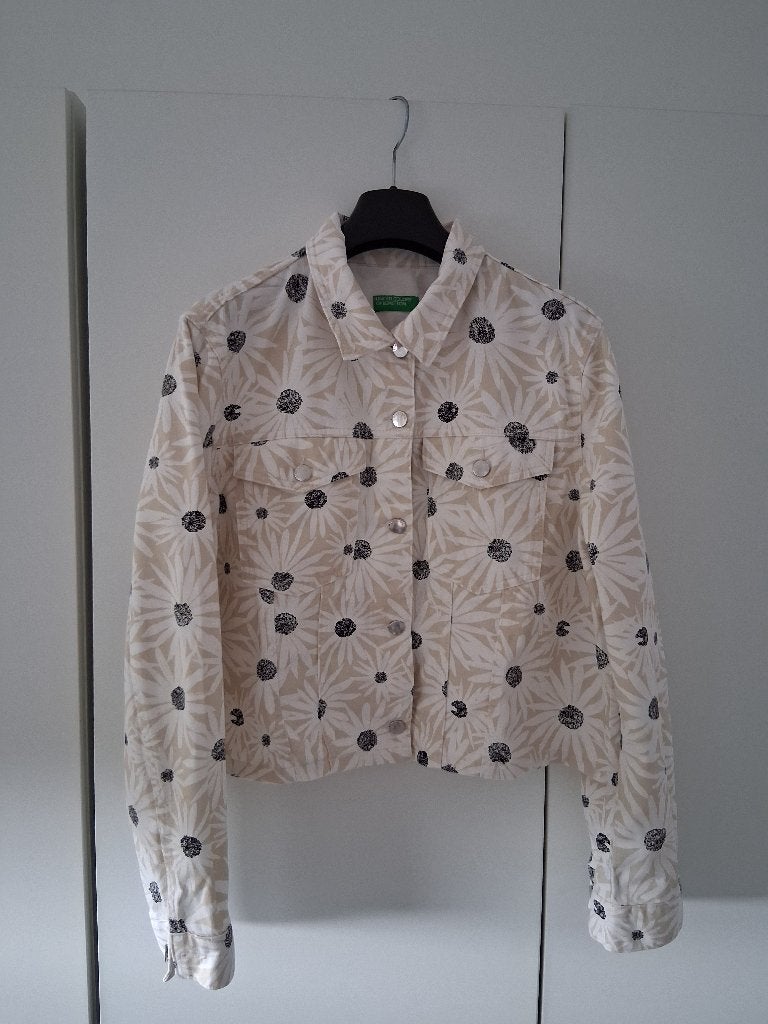 Benetton kort beige jasje mt.XL *NIEUW*, Kleding | Dames, Ophalen, Benetton, Beige, Maat 46/48 (XL) of groter