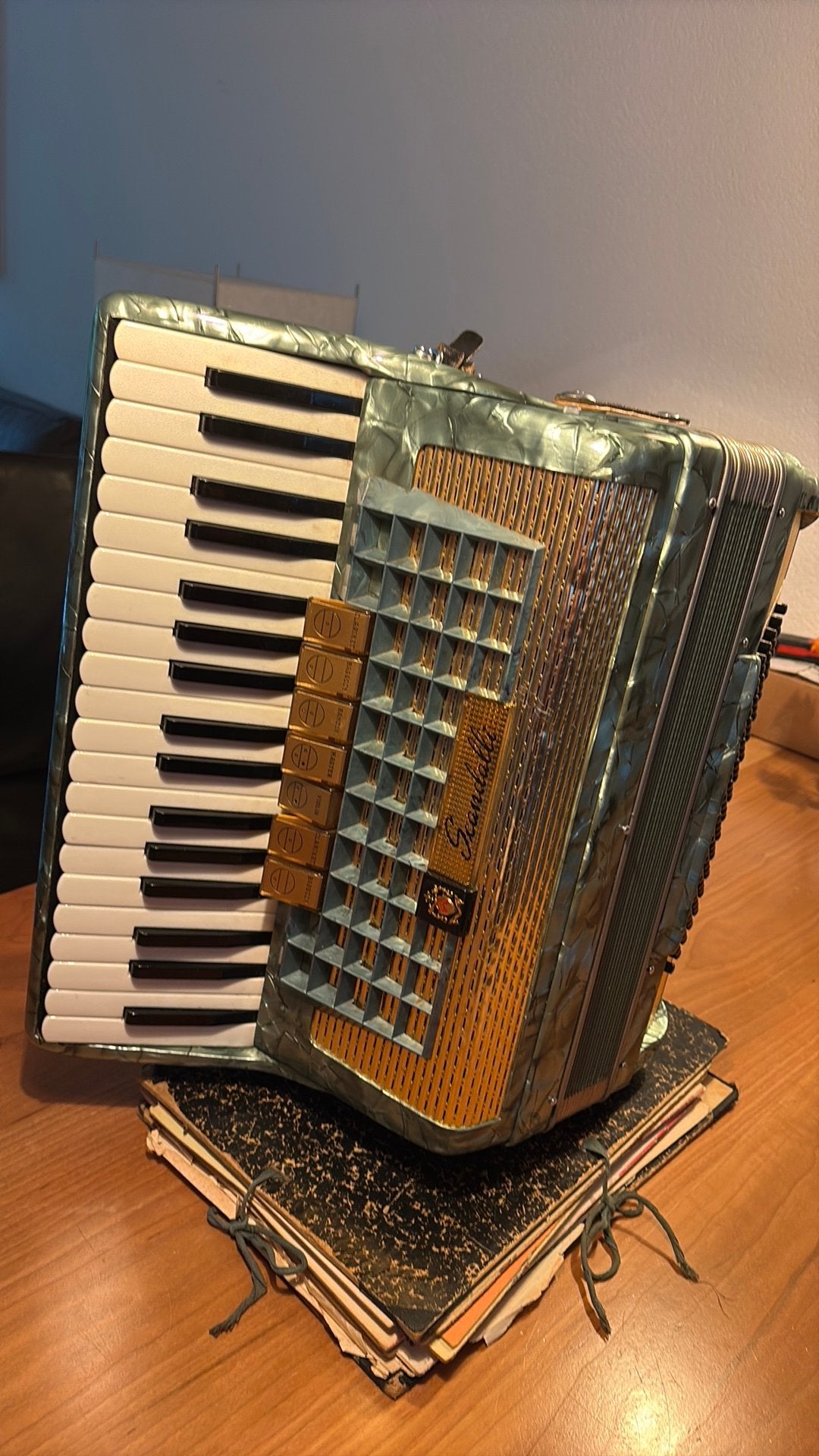Scandalli accordeon 80 bassen, Gebruikt, 80-bas, Met koffer, Ophalen