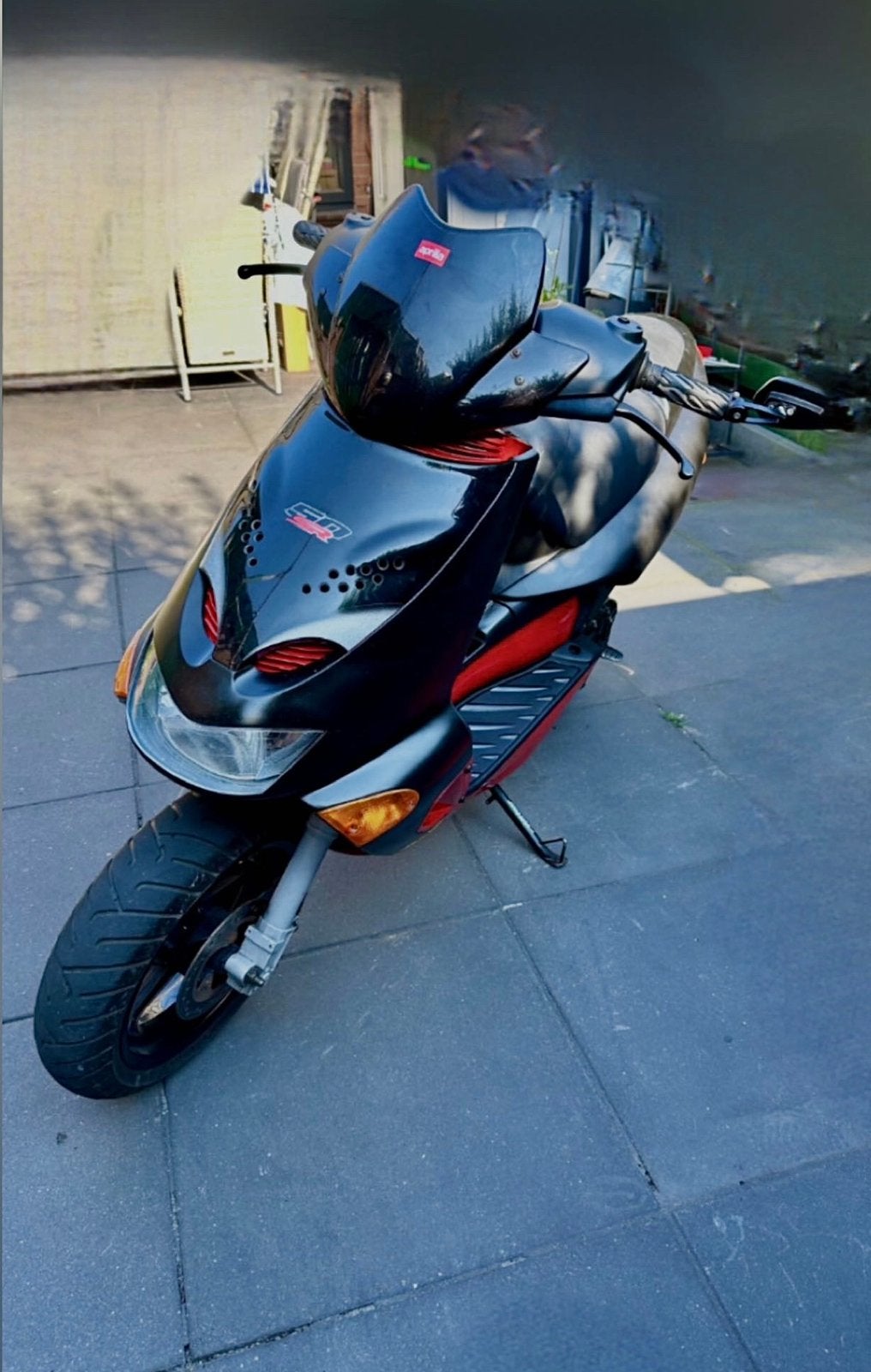 Aprilia SR50 (70cc), Fietsen en Brommers, Scooters | Piaggio, Zo goed als nieuw, Overige modellen, Benzine, Ophalen