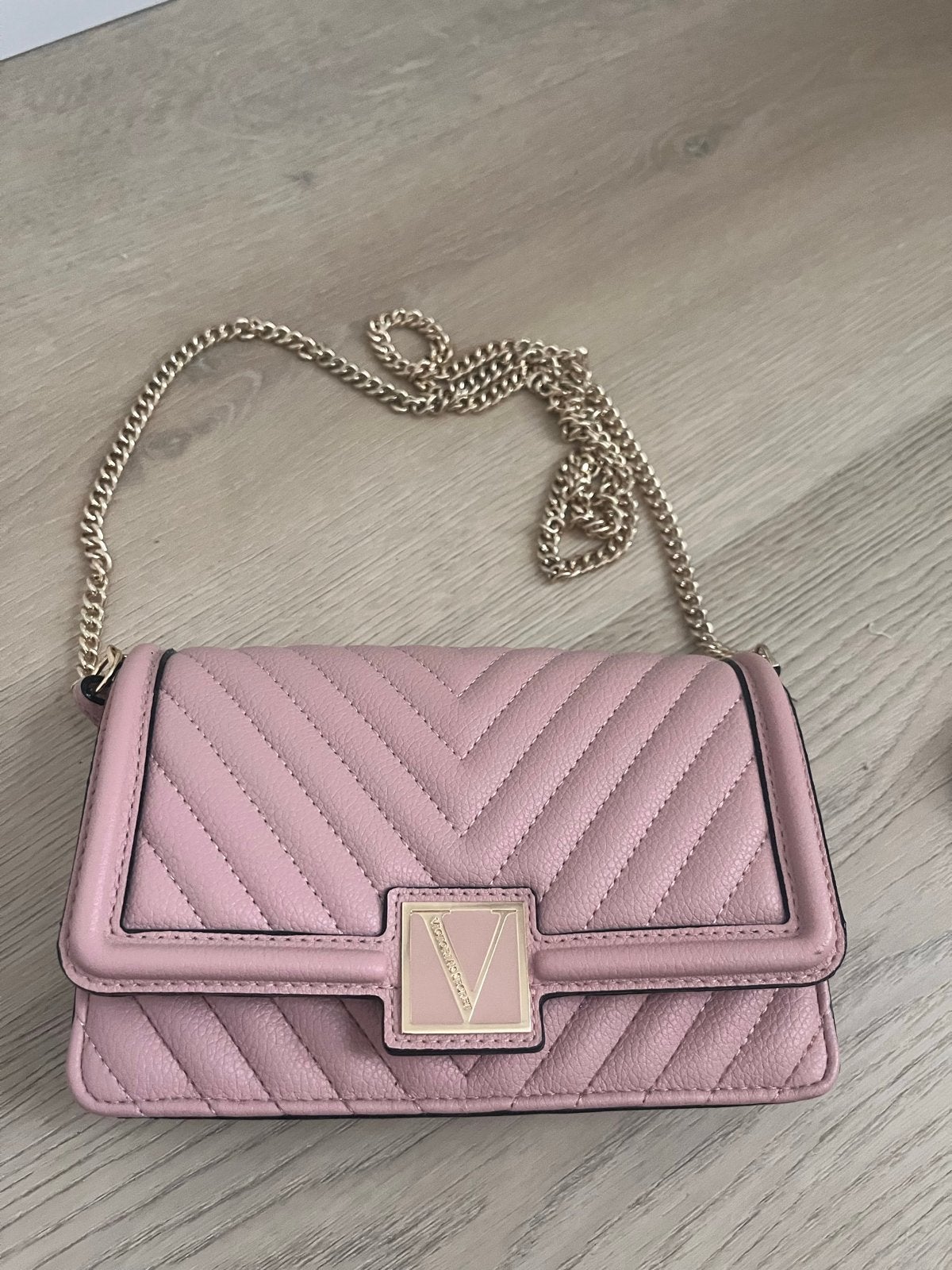 Victoria's Secret lichtroze crossbody tas - zo goed als nieu, Ophalen of Verzenden, Zo goed als nieuw, Roze, Schoudertasje