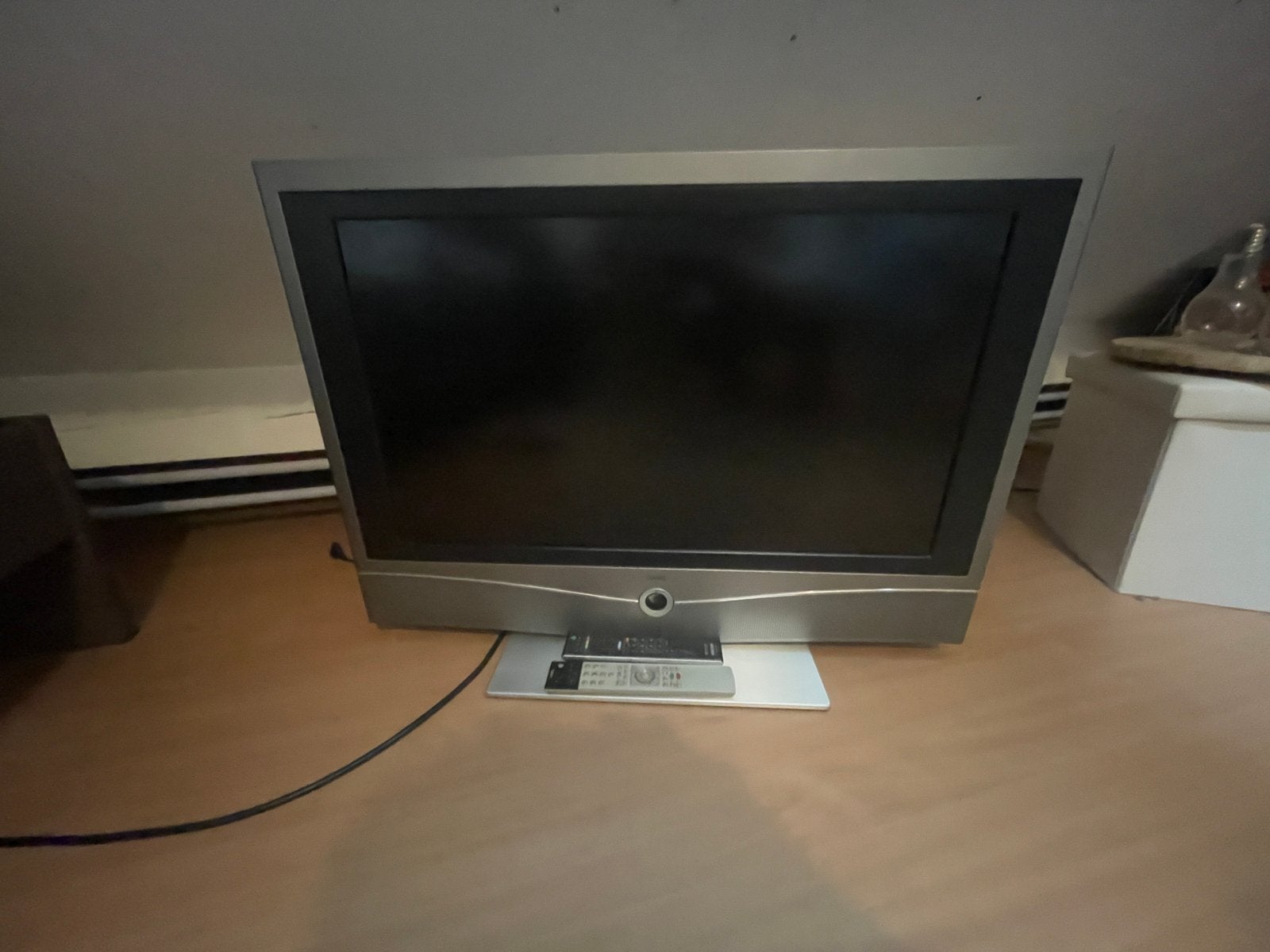 Loewe Xelos A 32 LCD TV met afstandsbediening, Gebruikt, 50 Hz, 80 tot 100 cm, Ophalen