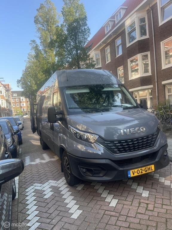 busje met chauffeur huren,Meubels ophalen en bezorgen Breda