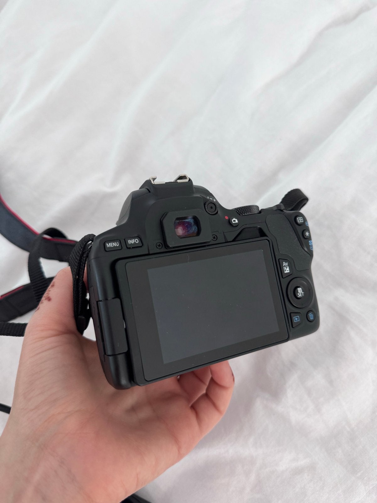 Canon EOS 250D + accessoires – zo goed als nieuw, Spiegelreflex, Canon, Ophalen of Verzenden, Zo goed als nieuw