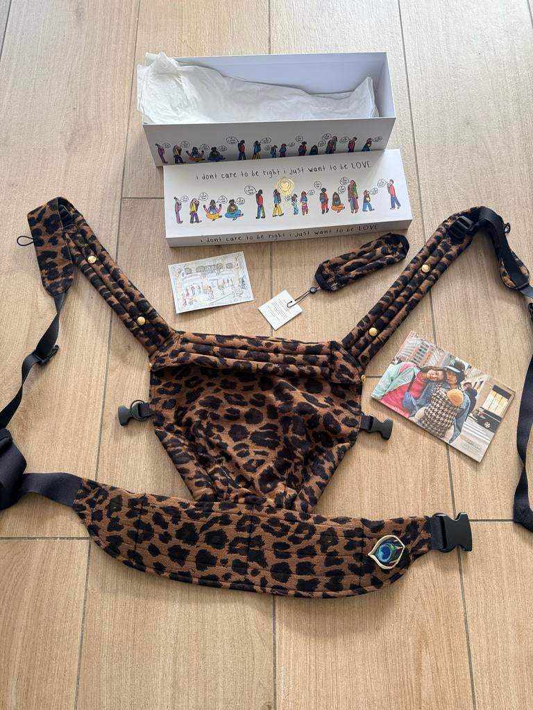 Artipoppe Draagzak Leopard Classic - Zo goed als nieuw, Buik of Rug, Zo goed als nieuw, Draagzak, Ophalen