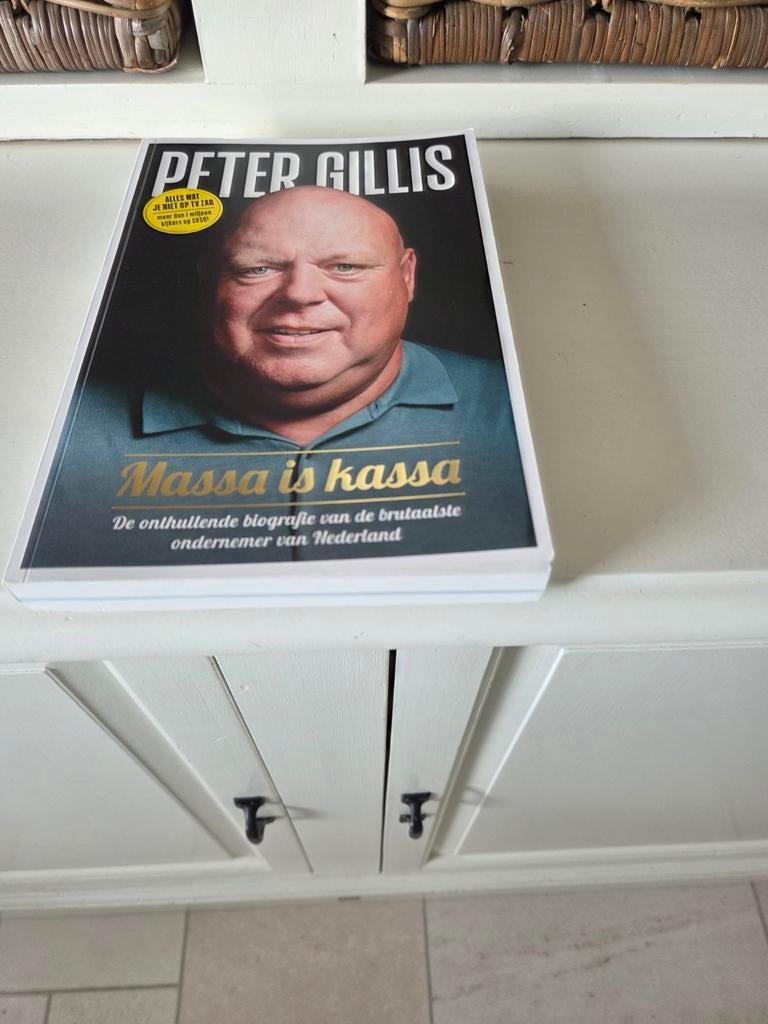 Peter Gillis - Massa is kassa, Ophalen of Verzenden, Gelezen, Overige