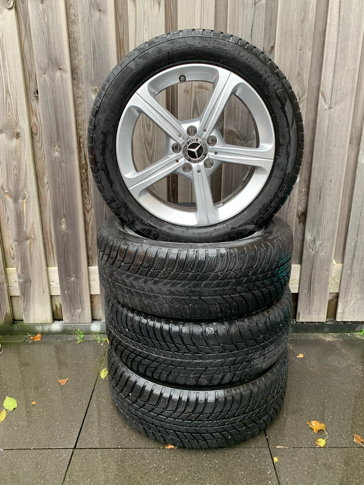 Mercedes-Benz 17 inch winterbanden met velgen, Gebruikt, Banden en Velgen, 17 inch, Personenwagen