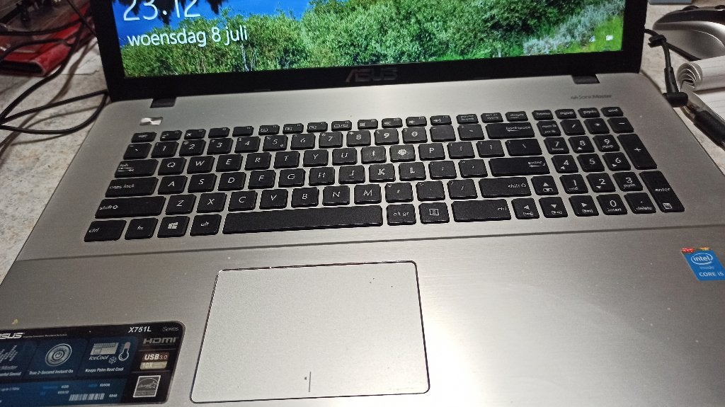 Labtop   ASUS  I8N2DT   15.6 inch, Met videokaart, 2 tot 3 Ghz, Ophalen of Verzenden, SSD