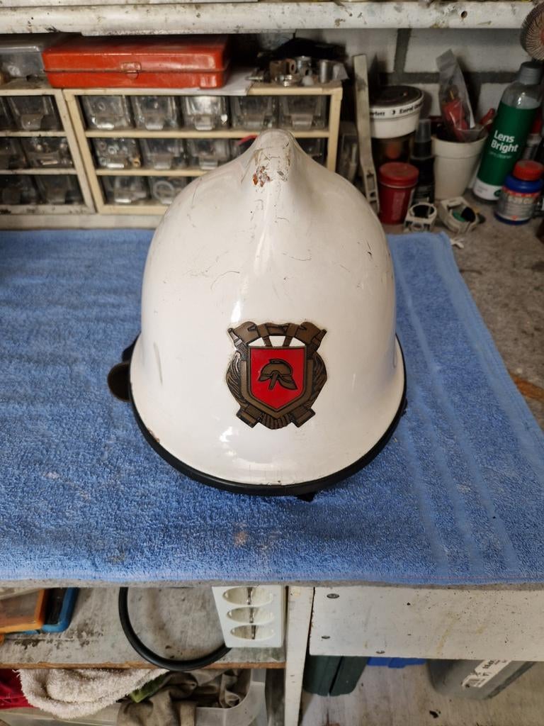 cromwell Vintage brandweerhelm - Wit met embleem, Ophalen of Verzenden, Gebruikt