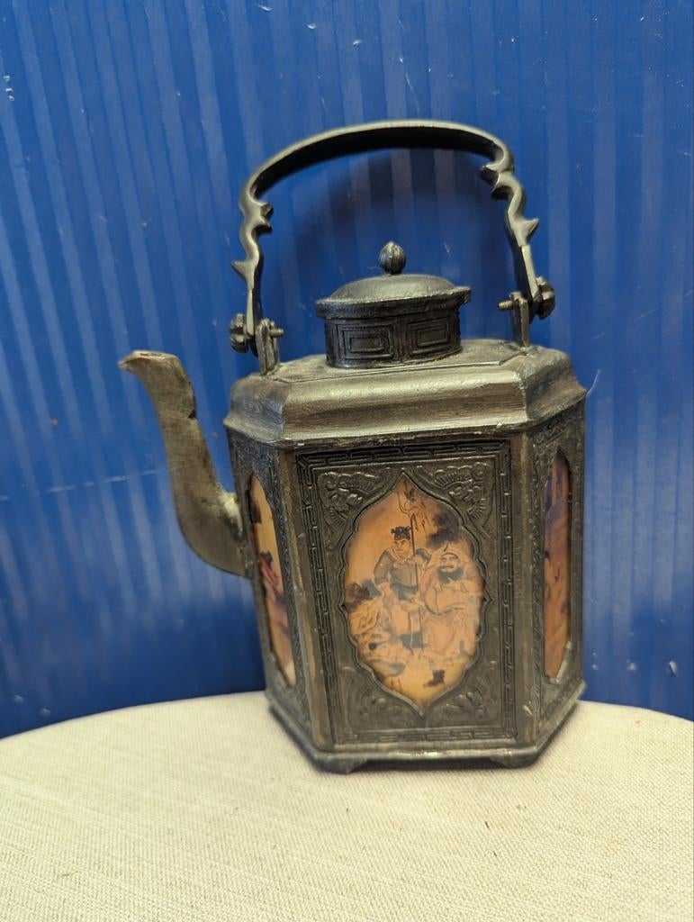 Antieke Chinese theepot met gedetailleerde panelen, Ophalen of Verzenden
