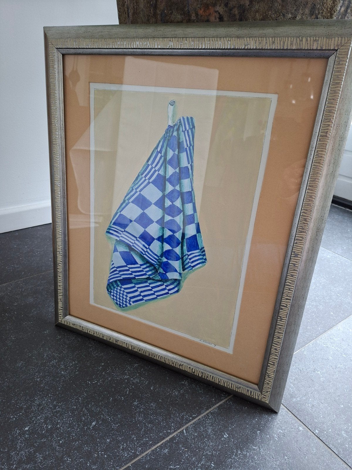 Ingelijste aquarel: Theedoek aan haak, Antiek en Kunst, Ophalen of Verzenden