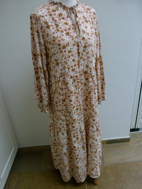 Lange jurk beige rosé tinten bloemen MNG maat L 42 44, Meerkleurig, MNG, Maat 42/44 (L), Ophalen of Verzenden