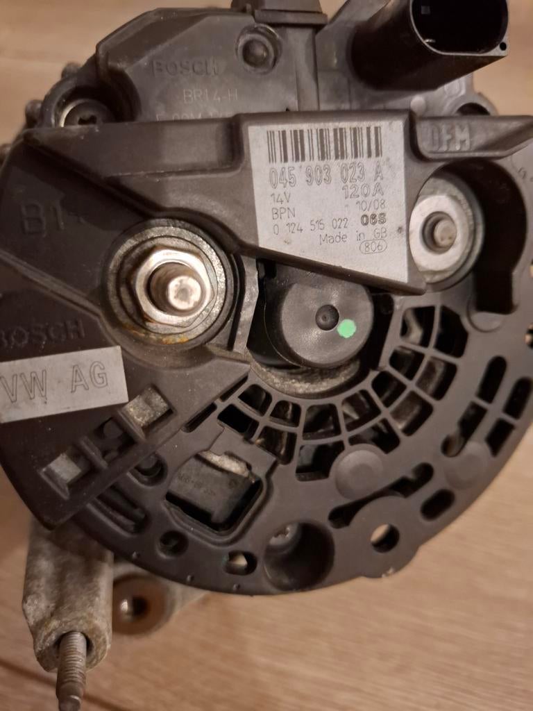 Defecte Dynamo Bosch 045 903 023 A - Voor de Handige Monteur, Auto-onderdelen, Motor en Toebehoren, Volkswagen, Gebruikt, Ophalen of Verzenden