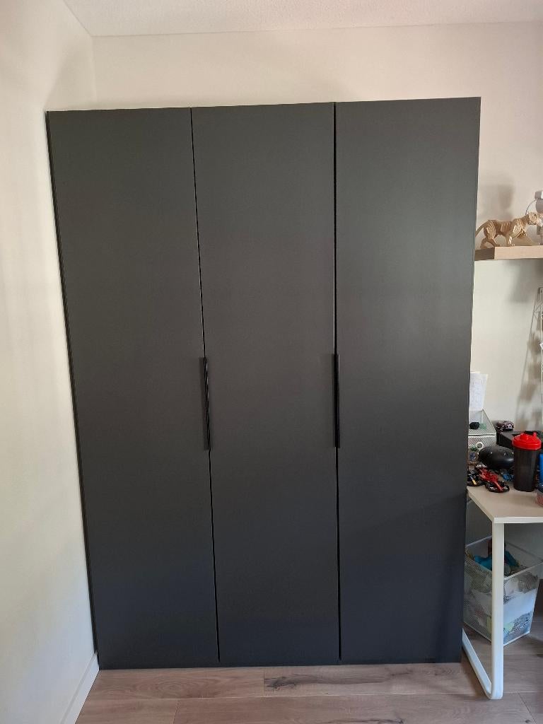 Kledingkast Oss (Woonexpress) te koop!, 100 tot 150 cm, 200 cm of meer, Zo goed als nieuw, 50 tot 75 cm