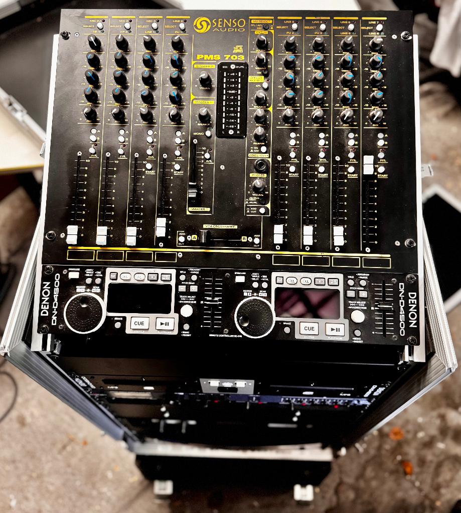 Geluidsset in flightcase  Denon Crown en Dateq