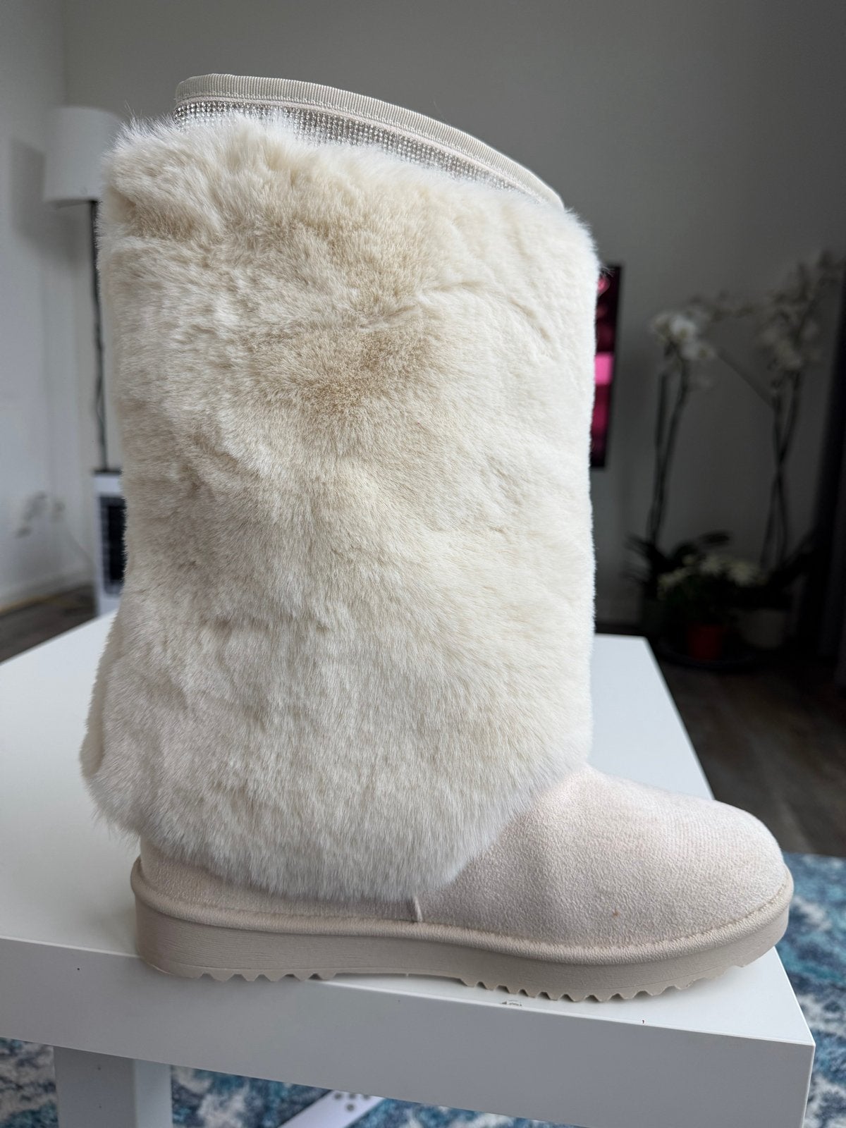 Warme pluizige laarzen met pompons, Verzenden, Nieuw, Beige, Lage of Enkellaarzen