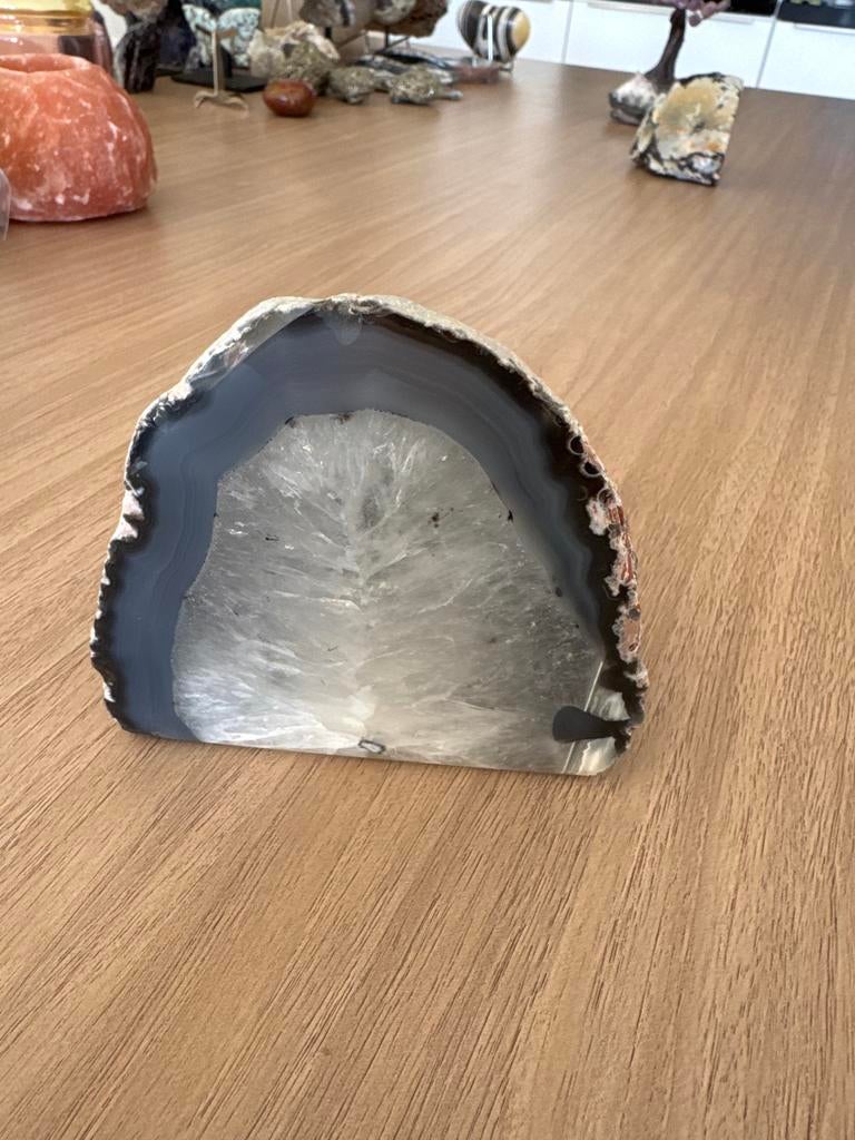 Prachtige Agate Geode - Uniek Decoratiestuk, Ophalen of Verzenden, Zo goed als nieuw