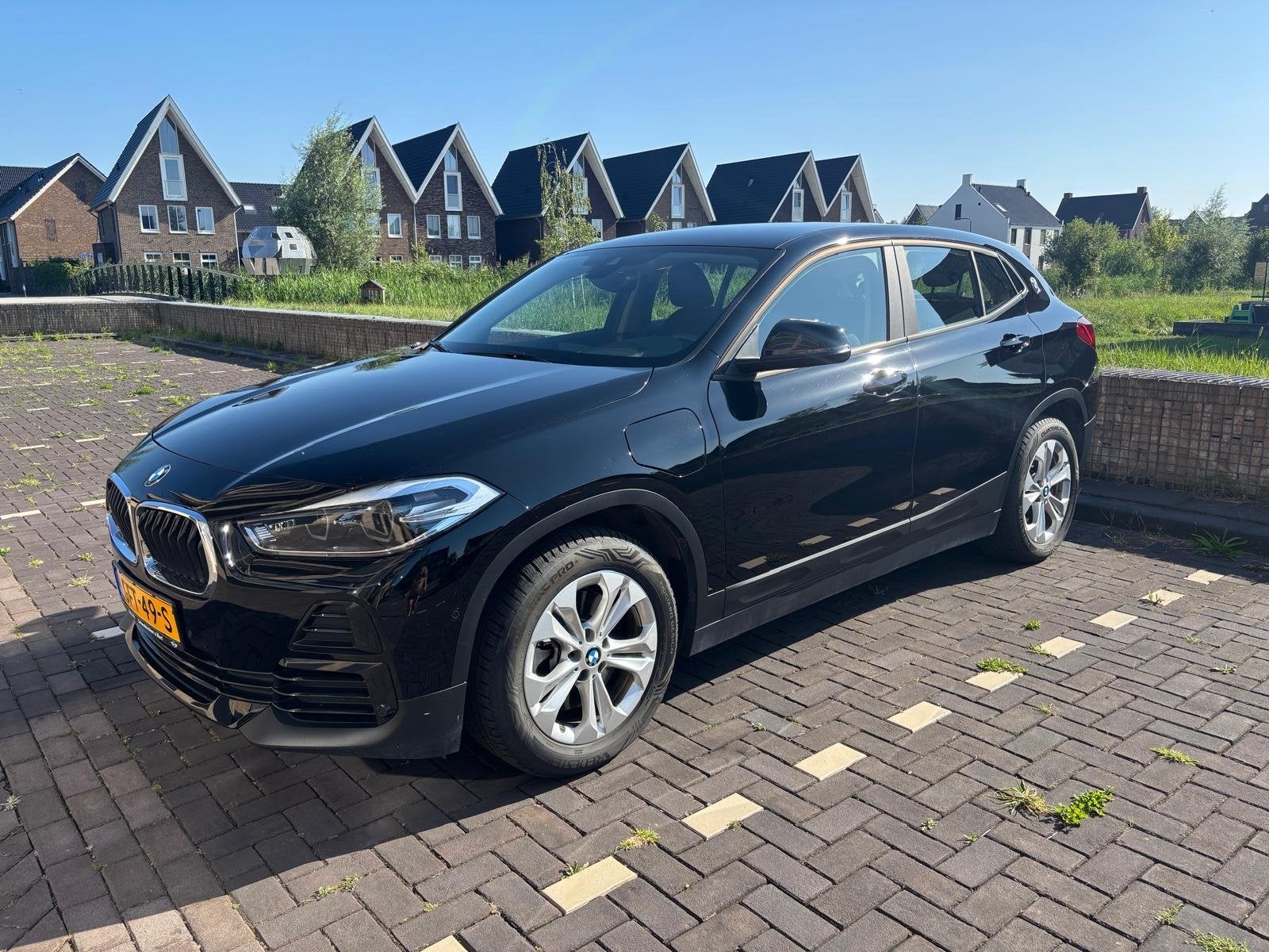 Prachtige BMW X2 xDrive25e Plug-in Hybrid (2021) Zeer netjes, Auto's, Automaat, Dealer onderhouden, Zwart, Zwart