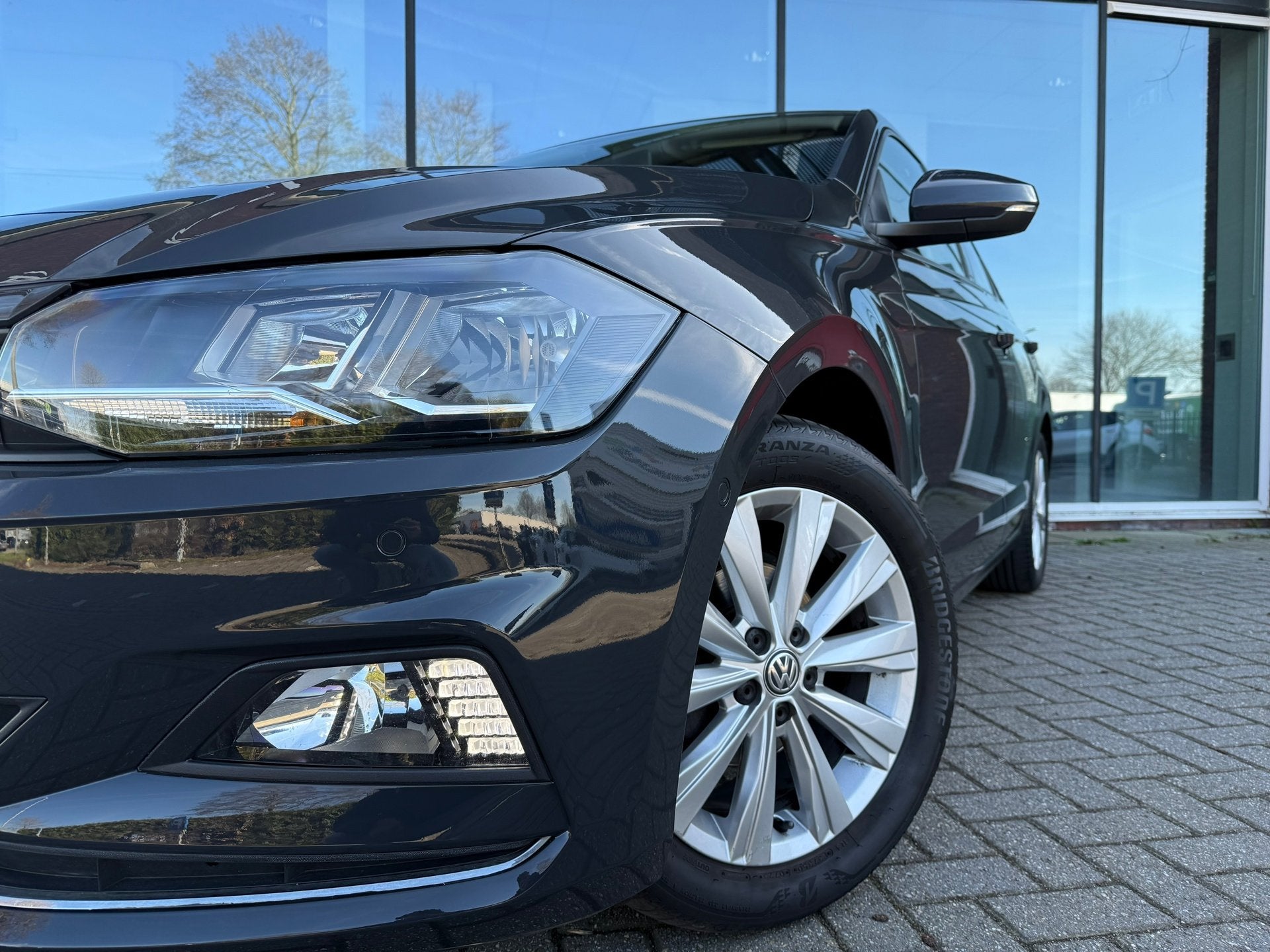 Volkswagen Polo 1.0 TSI Highline - Automaat - Navi - Climate, Auto's, Volkswagen, Gebruikt, 95 pk, Leder en Stof, 49 €/maand