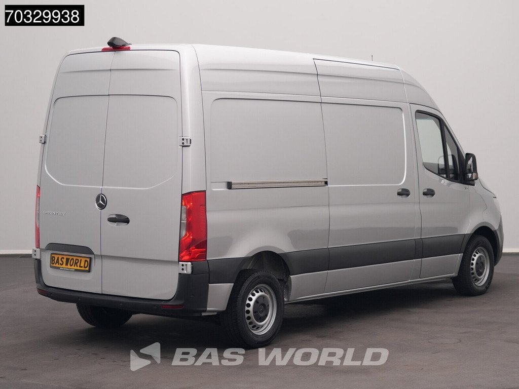 Mercedes Sprinter 215 CDI Automaat 150pk L2H2 MBUX Camera Ai, Auto's, Automaat, Stof, Gebruikt, Euro 6